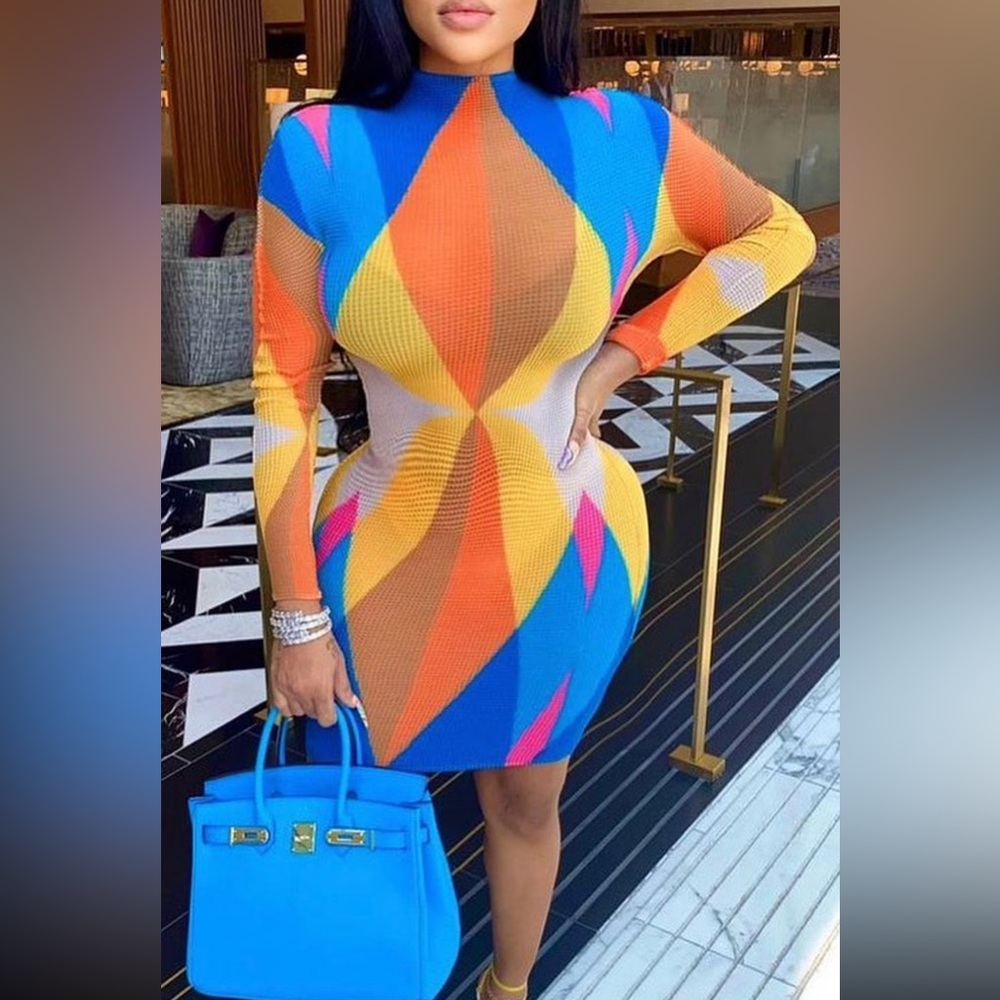 Beautiful one size dress from Est Lux Great stretch quality
